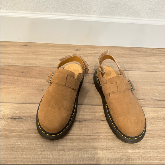 Dr. Martens Jorge ll light Tan Leather Velcro back clogs size 9M - Picture 1 of 10